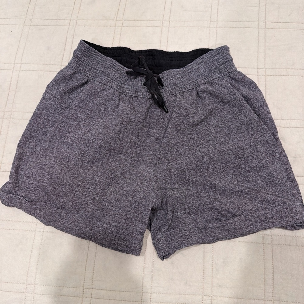 Lululemon Spring Break away Heather Gray Athletic Shorts with rolled hem